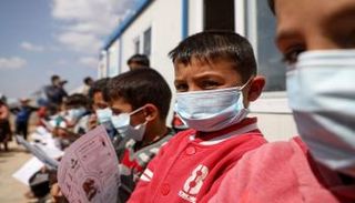 أطفال يخشون كورونا في مناطق الصراع