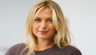 طريقة غريبة من شارابوفا لكسر ملل "العزل المنزلي"