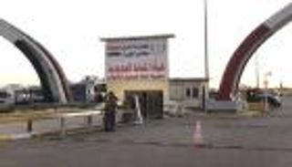 العراق يغلق منافذه البرية والجوية ويستثني معبرين