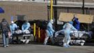 نيويورك تسجل 8658 إصابة جديدة و599 وفاة بكورونا