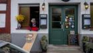 مطعم ألماني يتحايل على "إغلاق كورونا" بهذه الطريقة