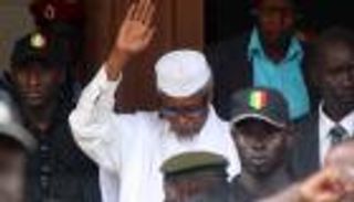 كورونا يمنح "ديكتاتور تشاد" إجازة شهرين