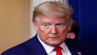 كورونا بأمريكا.. "الصحة" تستغيث وترامب ينتقد