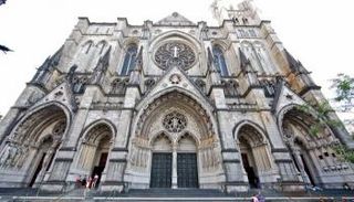 كاتدرائية سانت جون في منطقة مانهاتن