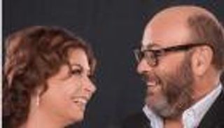 فيديو طريف لمنال سلامة وزوجها عادل أديب في الحجر المنزلي