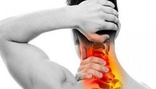 الممارسات اليومية الخاطئة تسبب آلام الرقبة