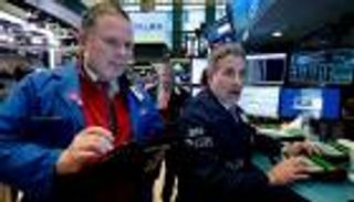 صدمة النفط تقود وول ستريت للتراجع عند الإغلاق