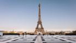 برج إيفل.. كورونا يفرض مشهدا نادرا لأبرز معالم أوروبا السياحية