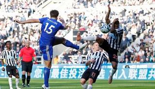 لمس الكرة باليد