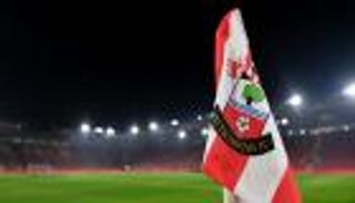 أزمة رواتب "البريمييرليج".. ساوثهامبتون يحرج الكبار