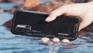 Armor 7E.. هاتف العمل الشاق مقاوم للماء وشحن يمتد ليومين