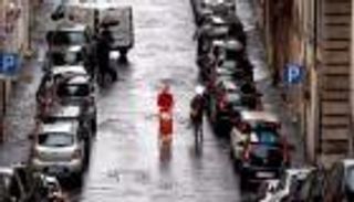 محتال يستغل "كورونا" لبيع أقنعة وهمية بـ16 مليون يورو