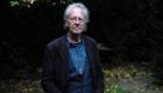 بيتر هاندكه حائز نوبل يتأمل معنى اليوم الناجح