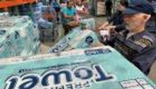 عجائب زمن كورونا.. يضرب والدته لإخفائها "ورق مرحاض"