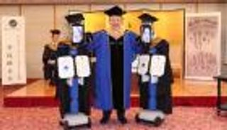 جامعة يابانية تقيم حفل تخرج افتراضيا بالروبوت والحاسب اللوحي