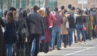 "كورونا" يذهب بصناعة التوظيف عقودا إلى الخلف