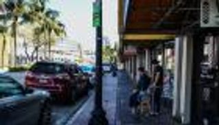 كورونا يحبس الحلاقين.. والشعر يطول أو يضيع