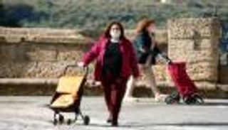 وفيات كورونا اليومية تعاود الارتفاع في إسبانيا