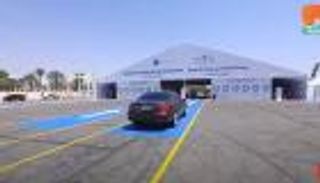 مركز "فحص كورونا من المركبة" بمدينة العين.. إقبال كبير ونظام دقيق