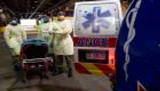 تباطؤ طفيف في وفيات كورونا بأمريكا.. 1920 خلال 24 ساعة