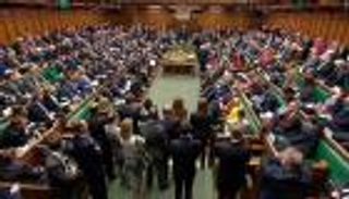 البرلمان البريطاني يبحث استئناف جلساته "عن بعد"