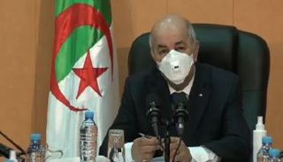 جانب من اجتماع الرئيس الجزائري مع هيئة رصد فيروس كورونا