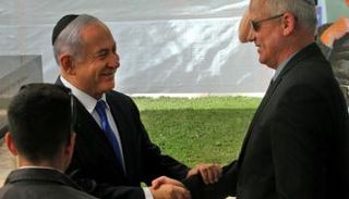بنيامين نتنياهو وبيني جانتس في لقاء سابق