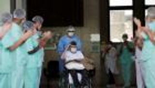 محارب سابق عمره 99 عاما يهزم كورونا