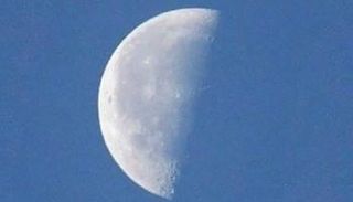 روسيا تخطط لإرسال سفينة لدراسة عملية الهبوط على سطح القمر