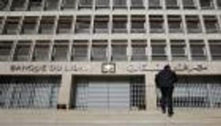 لبنان يحارب السوق السوداء للدولار.. ضوابط جديدة للتحويلات النقدية