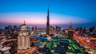 دبي تواصل عروضها الترفيهية افتراضيا