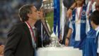 كيف حرم مانشستر يونايتد مورينيو من العودة لبيته؟