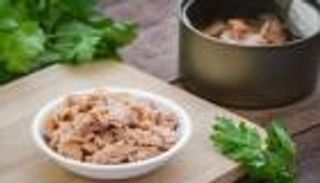 الاحتفاظ بالمعلبات المفتوحة في الثلاجة.. خطر يهدد صحتك