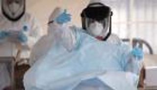 بريطانيا العارية أمام كورونا.. بلا ملابس واقية