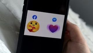 فيسبوك أضافت تعبيرا لدعم الآخرين في مواجهة كورونا