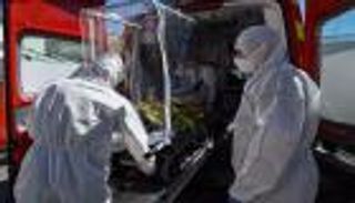 596 وفاة جديدة بكورونا في بريطانيا.. والإجمالي 16060