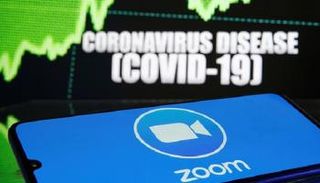 منصة زووم تلقى رواجا كبيرا منذ تفشي جائحة كورونا