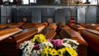 كنيسة إيطالية تلتقط أنفاسها من أوجاع كورونا.. بلا نعوش