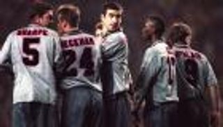 بالصور.. أغرب القمصان في تاريخ "البريمييرليج"