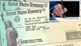 "شيكات ترامب" المثيرة للجدل تصل إلى ملايين الأمريكيين 