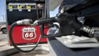 الإثنين الأسود.. كيف تخطت المياه أسعار البنزين في أمريكا؟