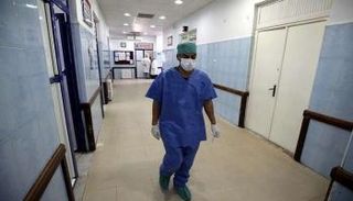 طبيب جزائري مشرف على علاج المصابين بكورونا 