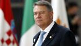 رومانيا تبدأ تخفيف قيود كورونا تدريجيا بعد 15 مايو