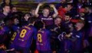 قبل عامين.. إنييستا يرسم لوحته الأخيرة مع برشلونة