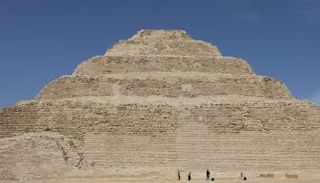 هرم زوسر المدرج بمنطقة سقارة - أرشيفية