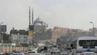 استطلاع: كورونا يعصف بتوقعات نمو الاقتصاد المصري