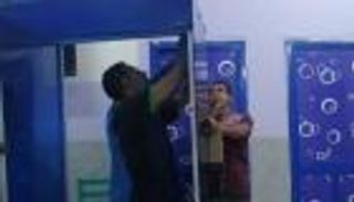 بجهود ذاتية.. مصري يصمم ممرات تعقيم لمواجهة كورونا