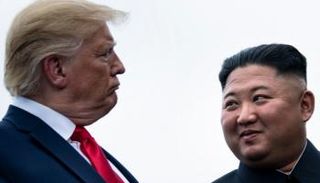 الرئيس الأمريكي دونالد ترامب والزعيم الكوري الشمالي كيم جونغ-أون