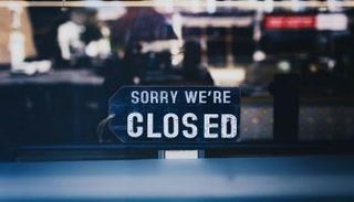 انهيار تاريخي في النشاط التجاري لبريطانيا