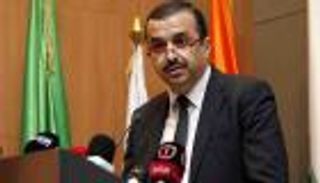 وزير الطاقة الجزائري يتوقع ارتفاع النفط إلى 60 دولارا للبرميل